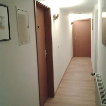 Szálloda Altes Wirtshaus Foerdergersdorf