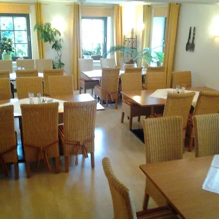 מלון Altes Wirtshaus Foerdergersdorf