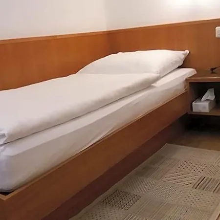 Szálloda Altes Wirtshaus Foerdergersdorf 3*