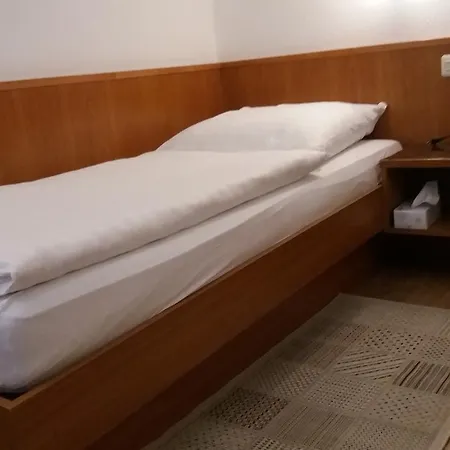 Garni Altes Wirtshaus Fördergersdorf Hotel 3*