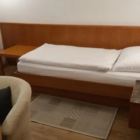 Altes Wirtshaus Foerdergersdorf 3*