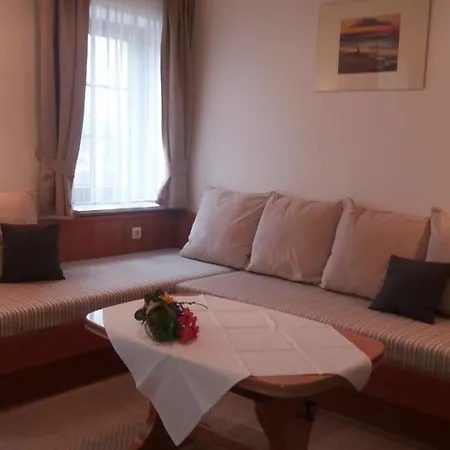 Hotel Garni Altes Wirtshaus Fördergersdorf 3*