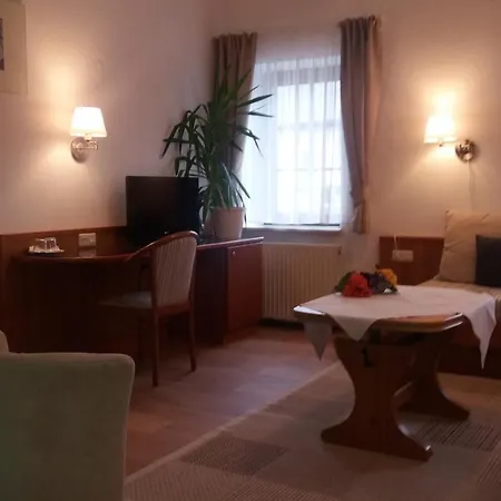Hotel Garni Altes Wirtshaus Fördergersdorf 3*