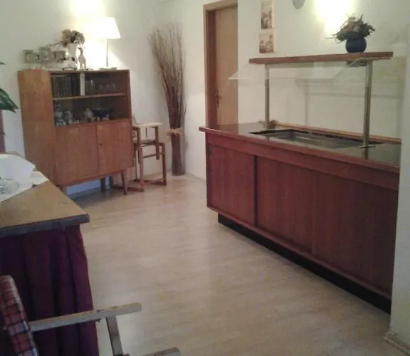 Altes Wirtshaus Foerdergersdorf 萨兰德特